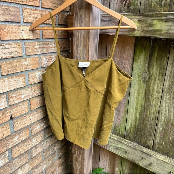 Universal Thread Mustard Camisole Top - Picture 1 of 3